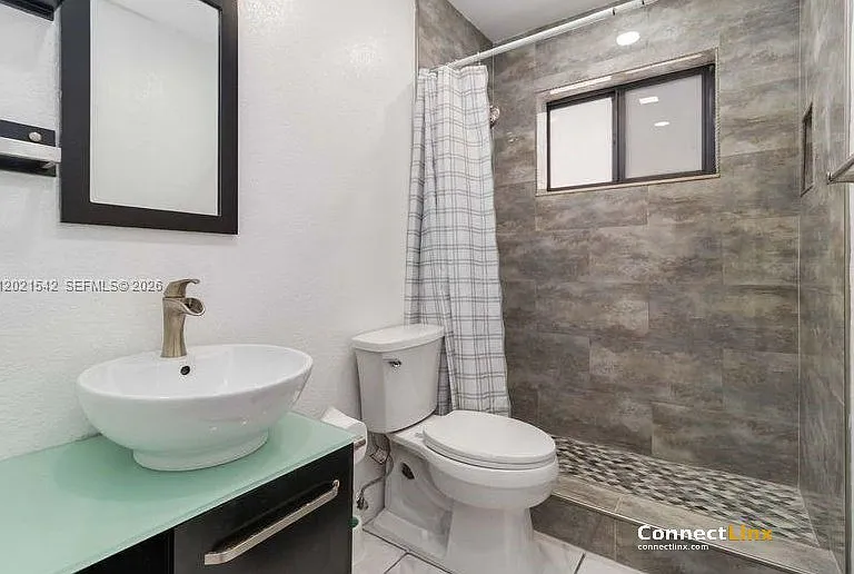 913 SW 49th Ave — Photo 7