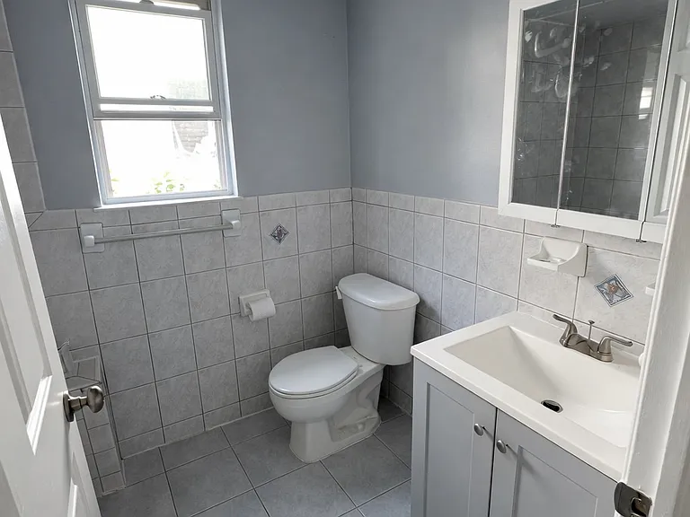37-39 Hudson St #2 — Photo 9