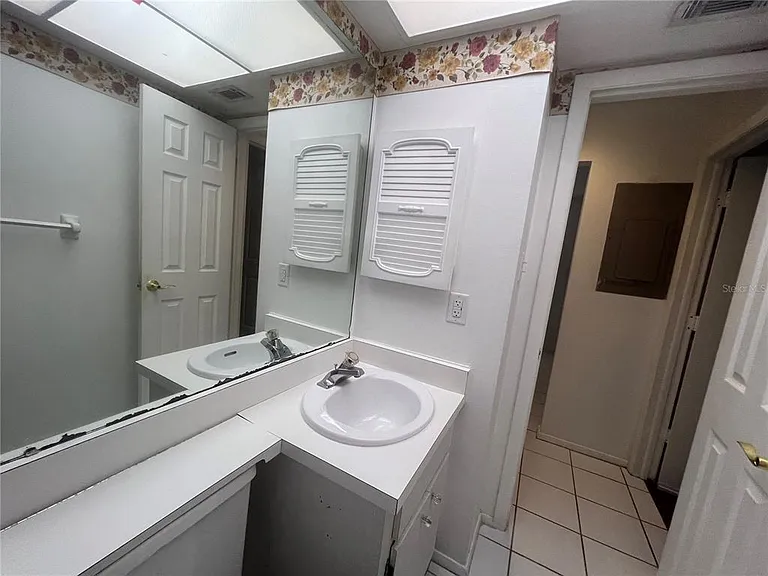 8250 Lombra Ave — Photo 15