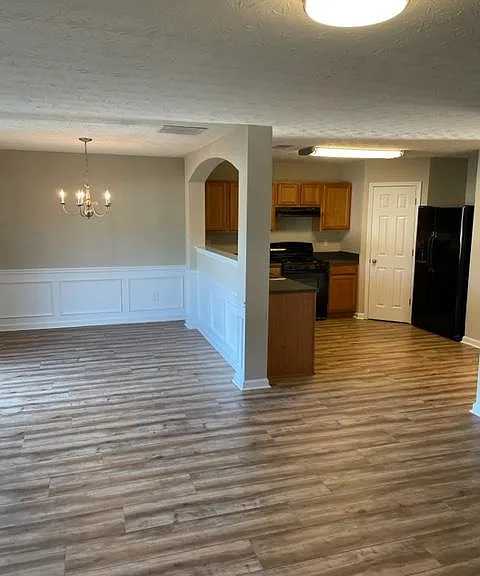 9490 Lakeview Rd — Photo 4