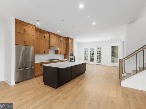 8629 Erdem Pl, Chevy Chase, MD 20815