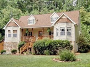 126 Churchill Downs Dr, Fairview, NC 28730