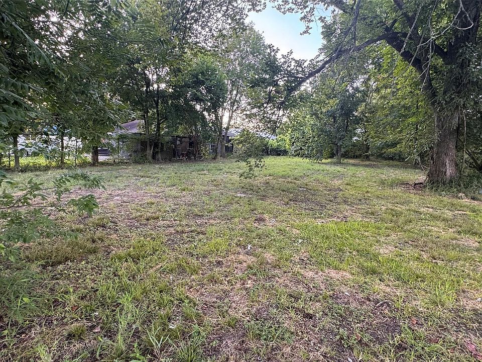 2nd image of 3503 Crane St