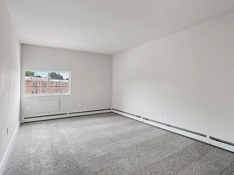 Maple Walk Apartments — Photo 14