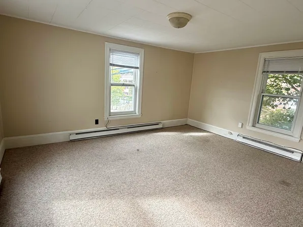 30 Mount Pleasant Ave #2L, Leominster, MA 01453