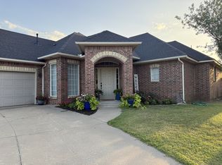 11601 Hackney Ln, Yukon, OK 73099