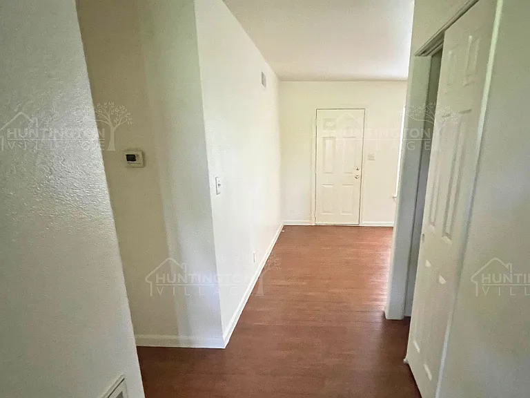 706 Olmstead St — Photo 4