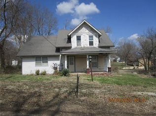 204 E 3rd St, Freeman, MO 64746