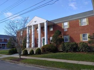 261 Millard St APT 3B, Fairfield, CT 06824