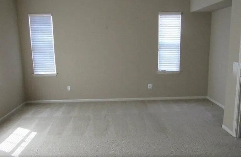 1124 Donahue Dr — Photo 6