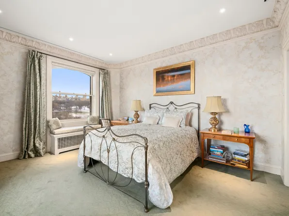 151 Central Park West image 12 of 18