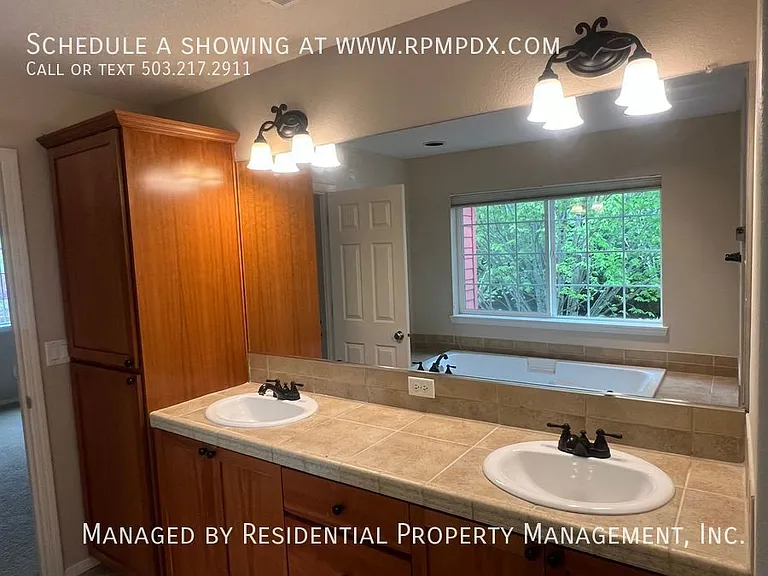 1008 SE Bacarra St — Photo 27
