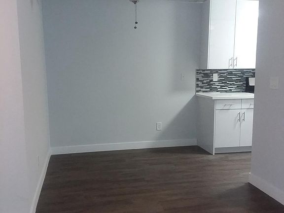 Dining Room w/ Ceiling Fan