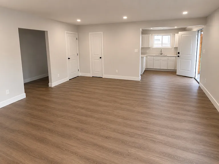 5942 Poplar St — Photo 2