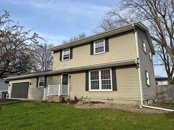 1602 Carriage Dr, Valparaiso, IN 46383