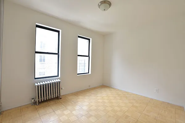 Rented by Clove Realty LLC | media 4