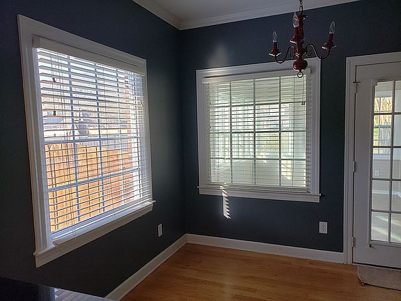 5th image of 2613 Quarter Ln SE