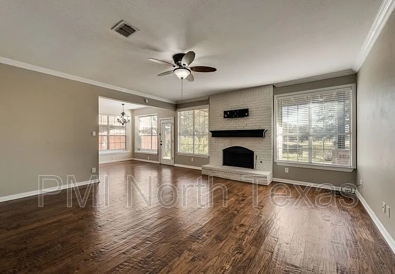 6000 Charleston Dr — Photo 5