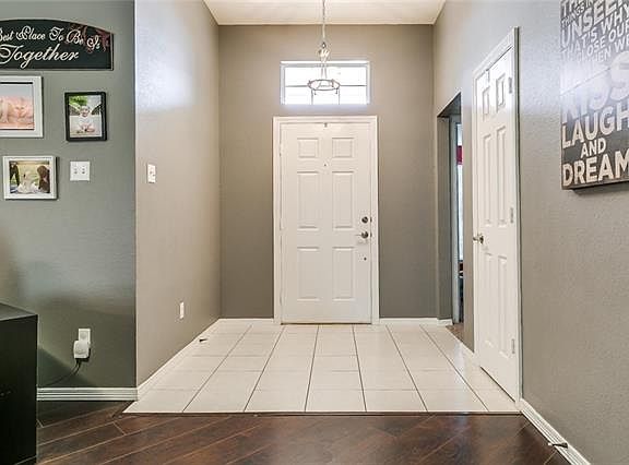 4th image of 5004 Bradley Ln