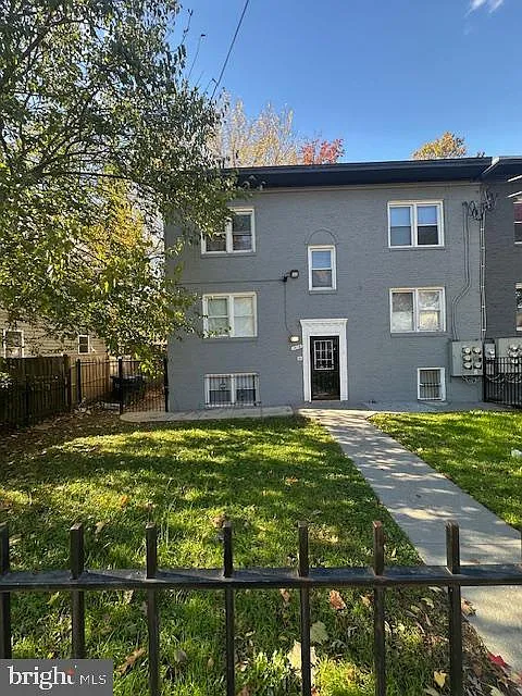 1416 Eastern Ave NE