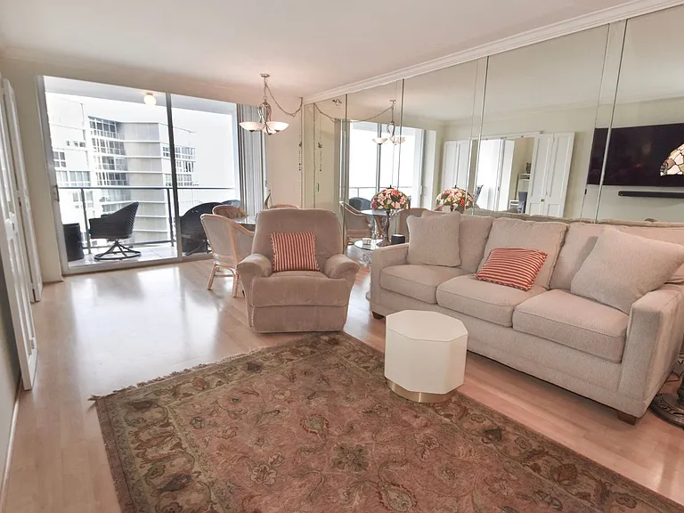 1810 Avenida Del Mundo #1201 — Photo 3