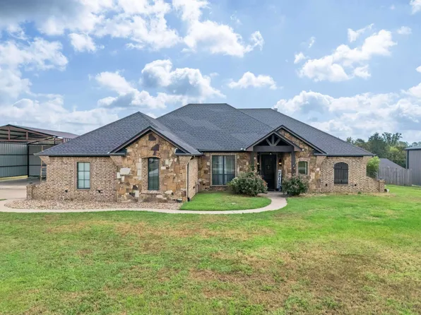 180 Towering Oaks Hvn, Longview, TX 75602
