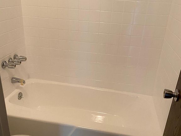 5th image of 500 Jackson Pl Unit 202