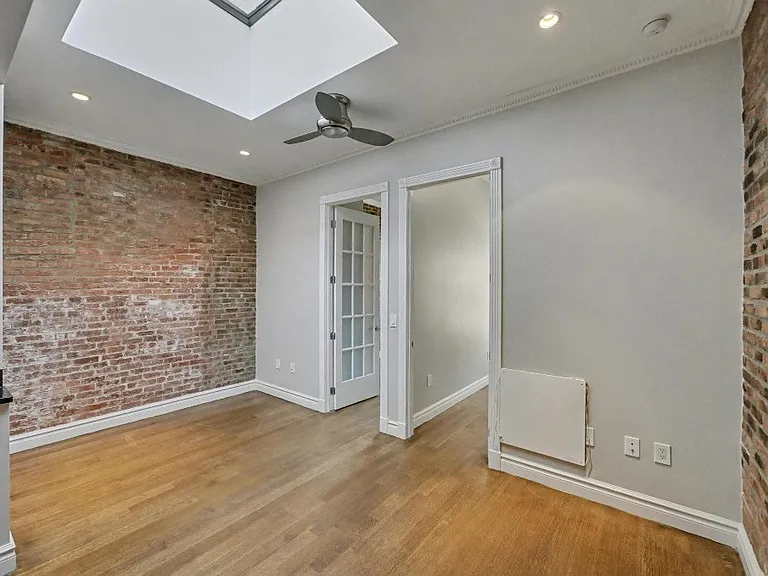 420 W 51st St #5 — Photo 6