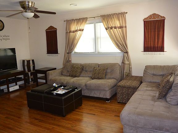 2nd image of 2901 Preston Ave