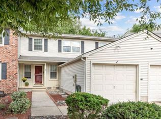 89 Farnwood Rd, Mount Laurel, NJ 08054