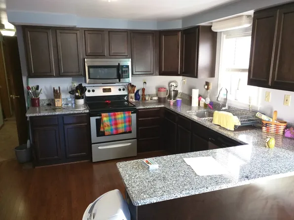 7 Midnoon Dr, Martinsburg, WV 25404