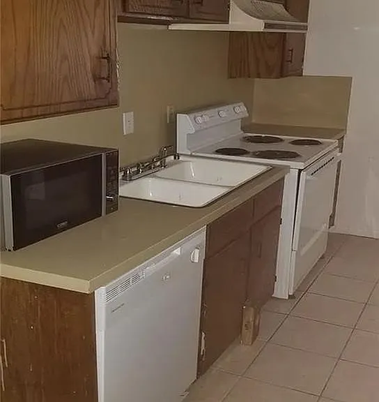 506 Esther Cir #506 — Photo 3