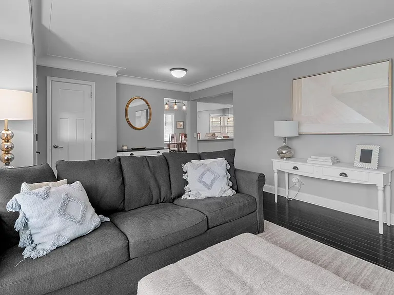 5036 Richmond Dr — Photo 12
