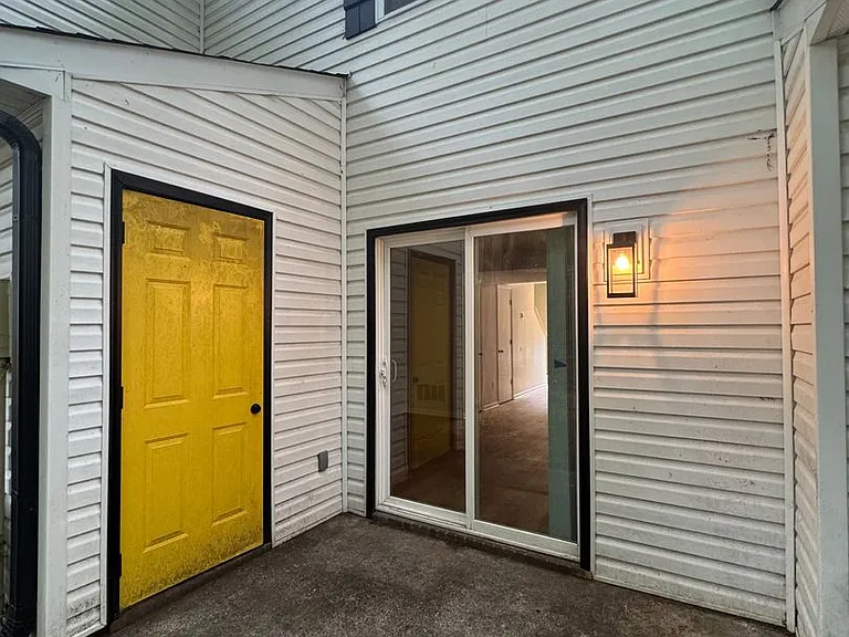 Mosby Townhouses - G — Photo 20