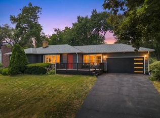 3662 Robin Ln, Minnetonka, MN 55305