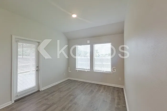 109 Santiago Ct — Photo 5