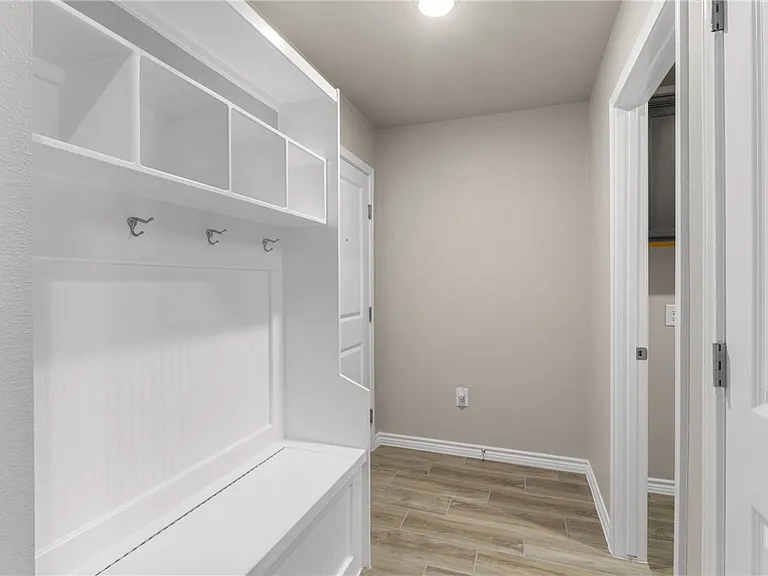 1353 Trent Park Ln — Photo 20