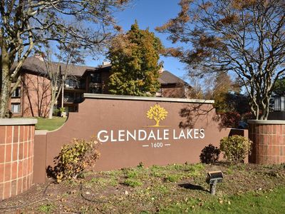 1600 West Green Tree ROAD #233, Glendale, WI, 53209