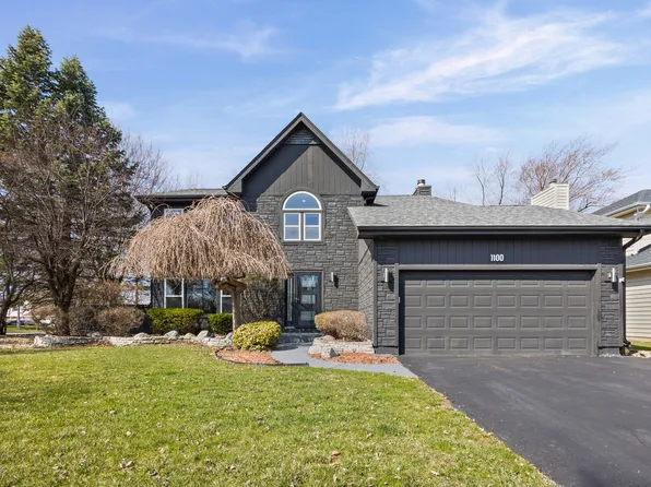 1100 Hidden Lake Dr, Buffalo Grove, IL 60089