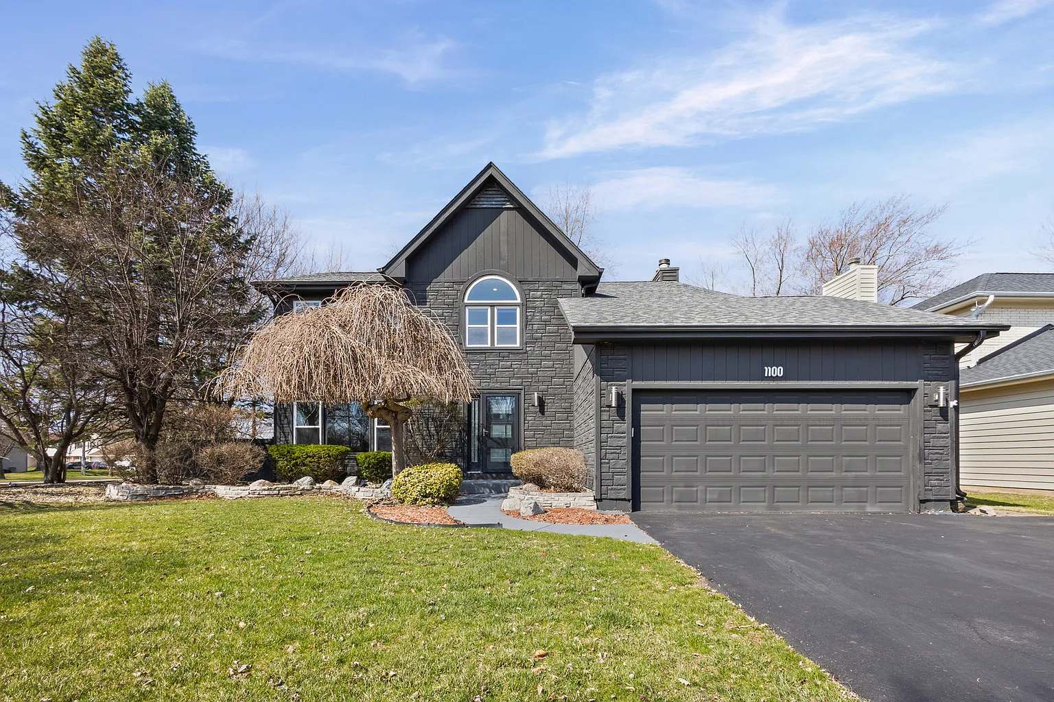 1100 Hidden Lake Dr photo 1