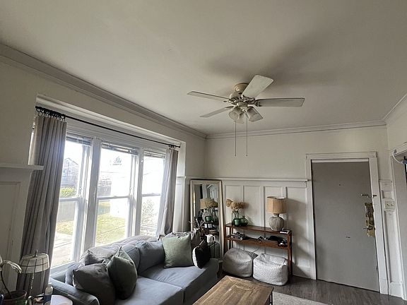 2nd image of 2025 N Hubbard St