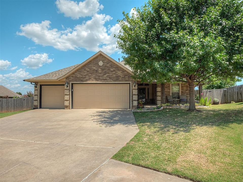 1st image of 704 Tall Grass Dr