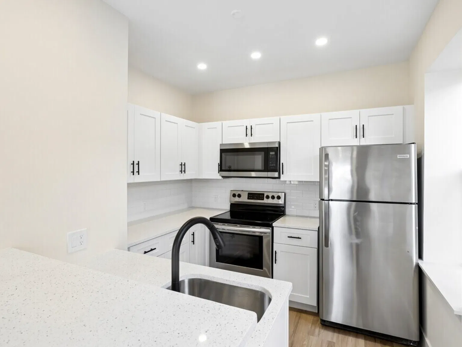650 Main Street Apartments — Photo 1