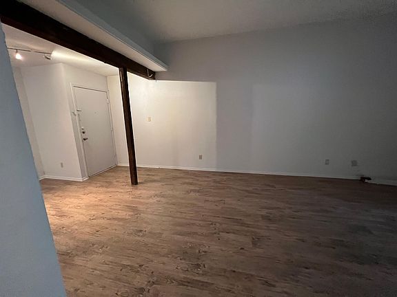 5th image of 6715 Woodhue Dr #B