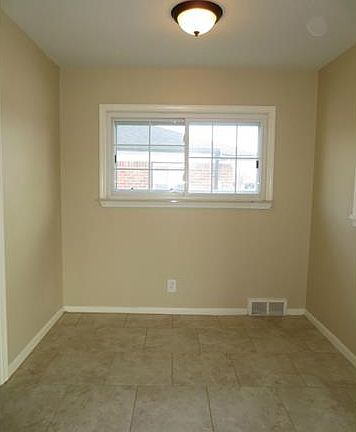 3rd image of 29640 Julius Blvd