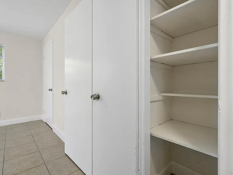 1715 N 16th Ave #102 — Photo 39