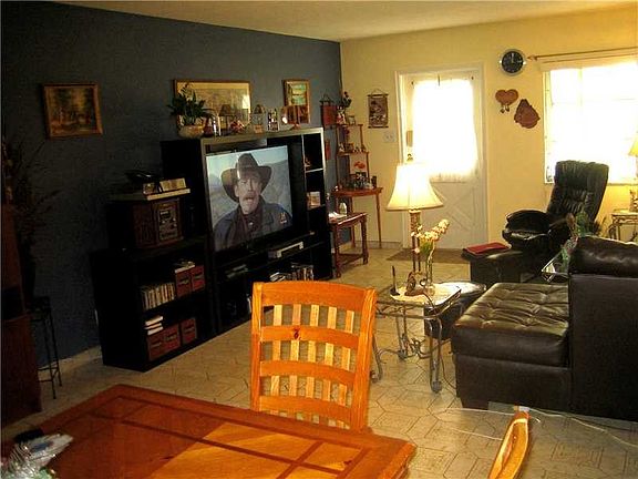 3rd image of 7515 NW 66th Ter
