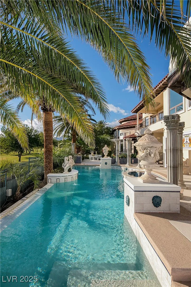 9 bed, 13.0 bath, 14706 sqft, $33,000 — Photo 3