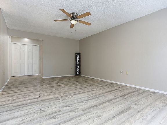 4th image of 11051 White Sands St