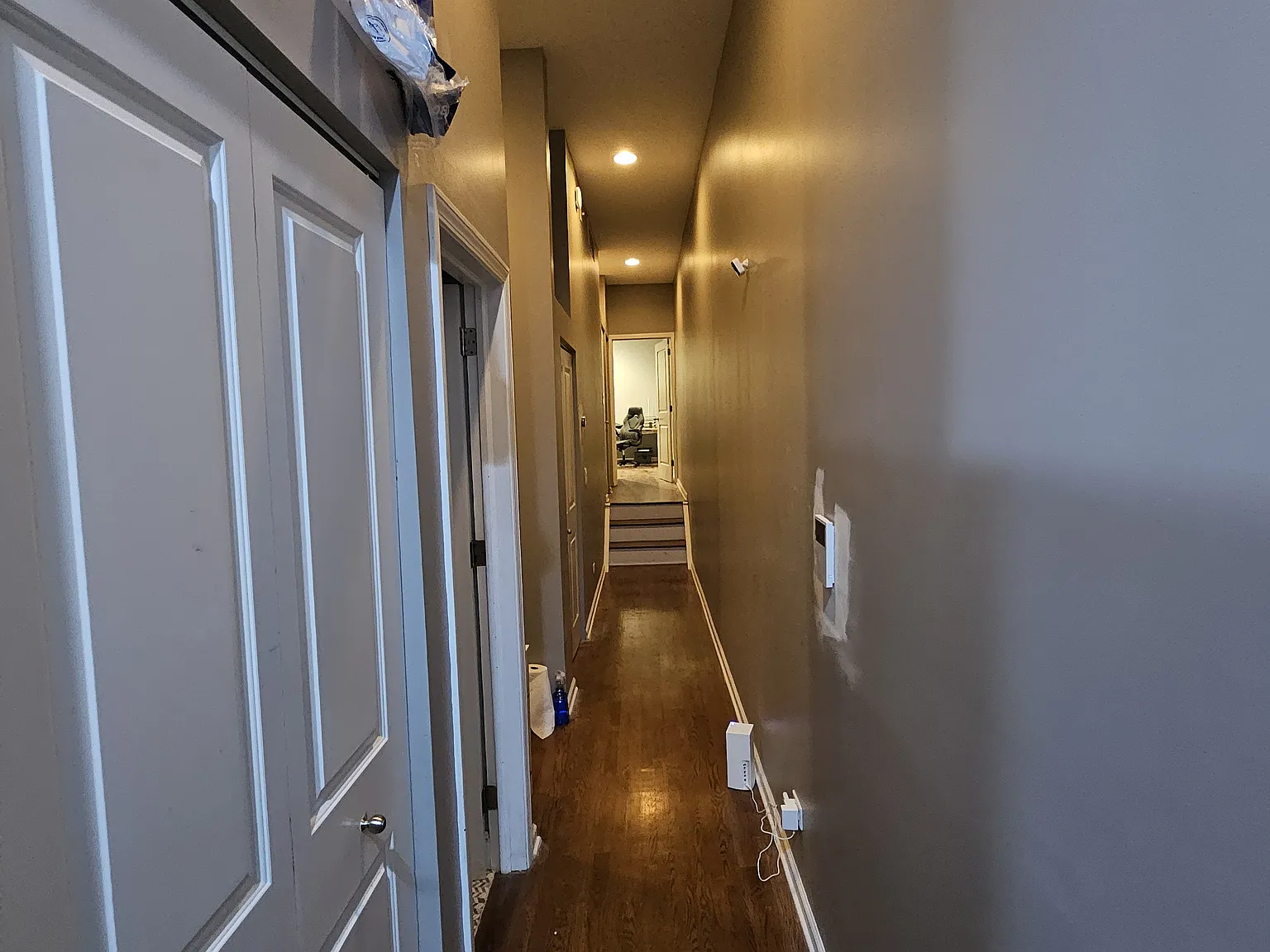 3 bed, 2400 sqft, $5,195 — Photo 4